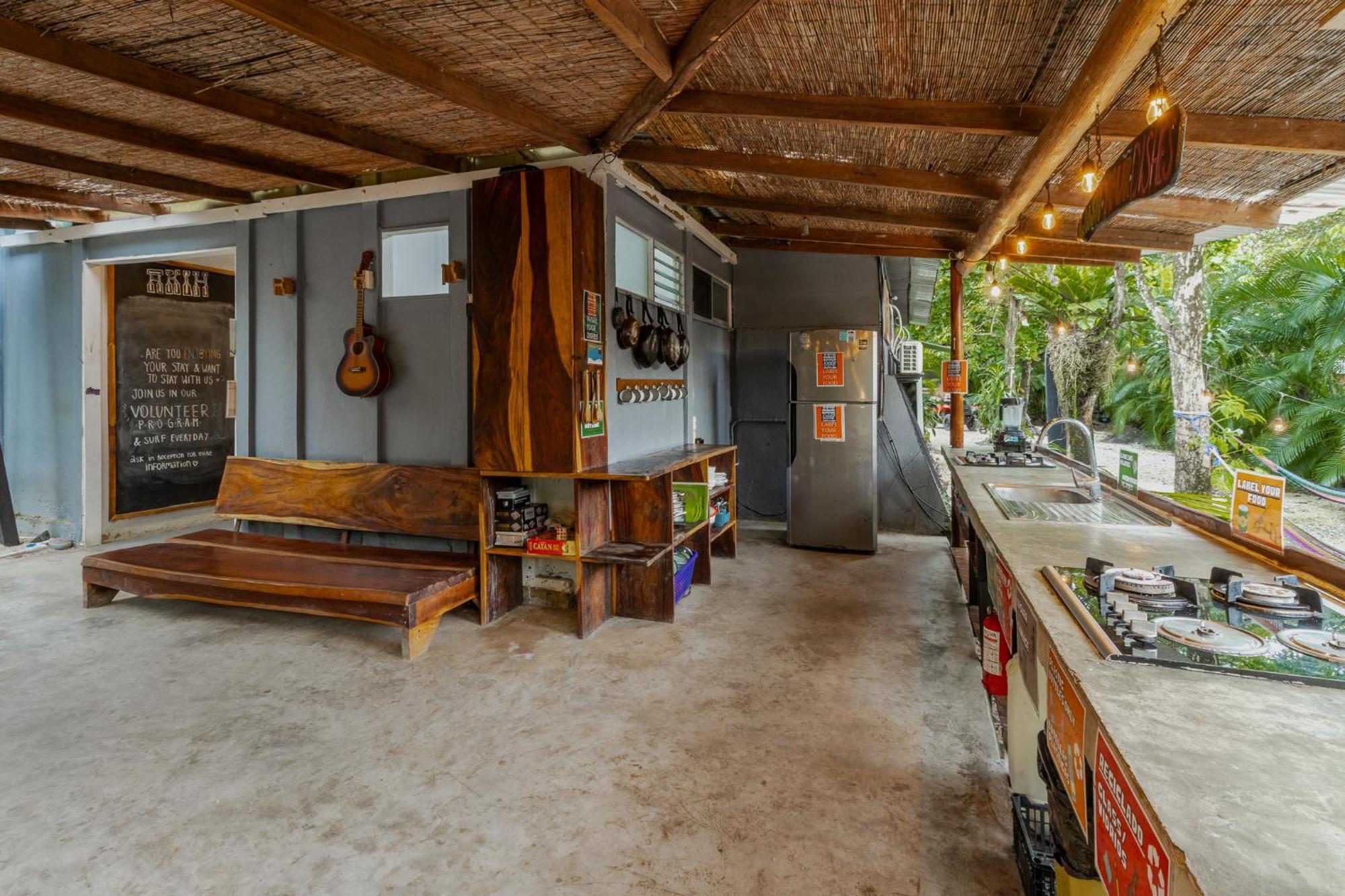 Akih Pods Hostel Playa Santa Teresa  Bagian luar foto